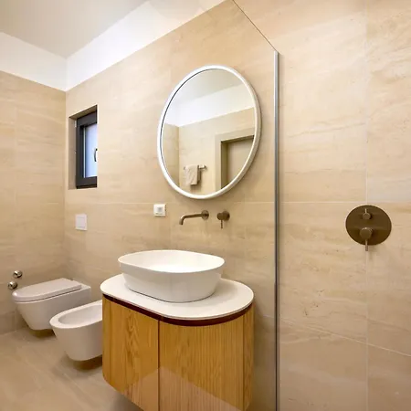 Uno By Istrialux Pifari